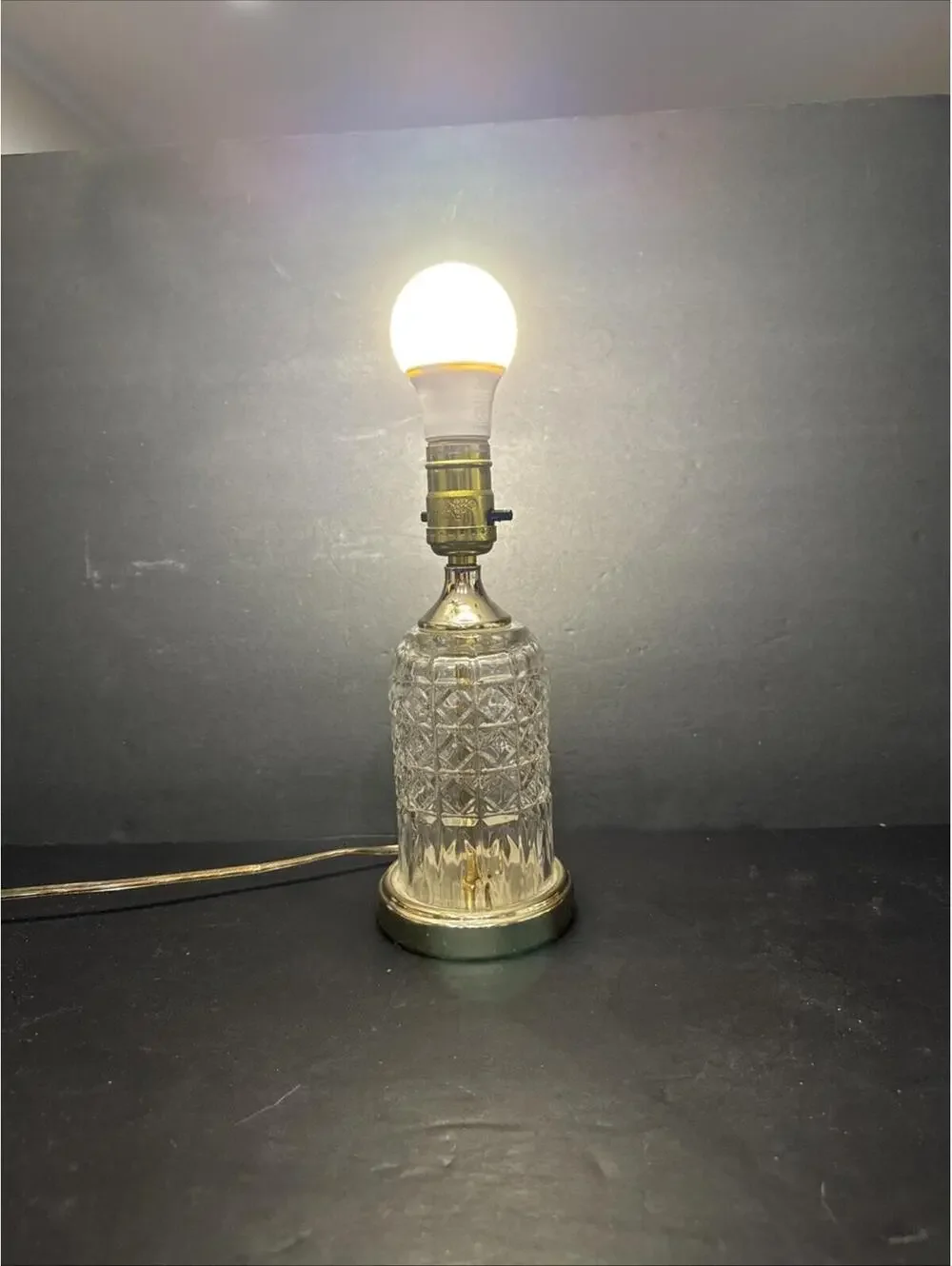 Vintage Hollywood Regency Cut Glass Table Lamp Works
